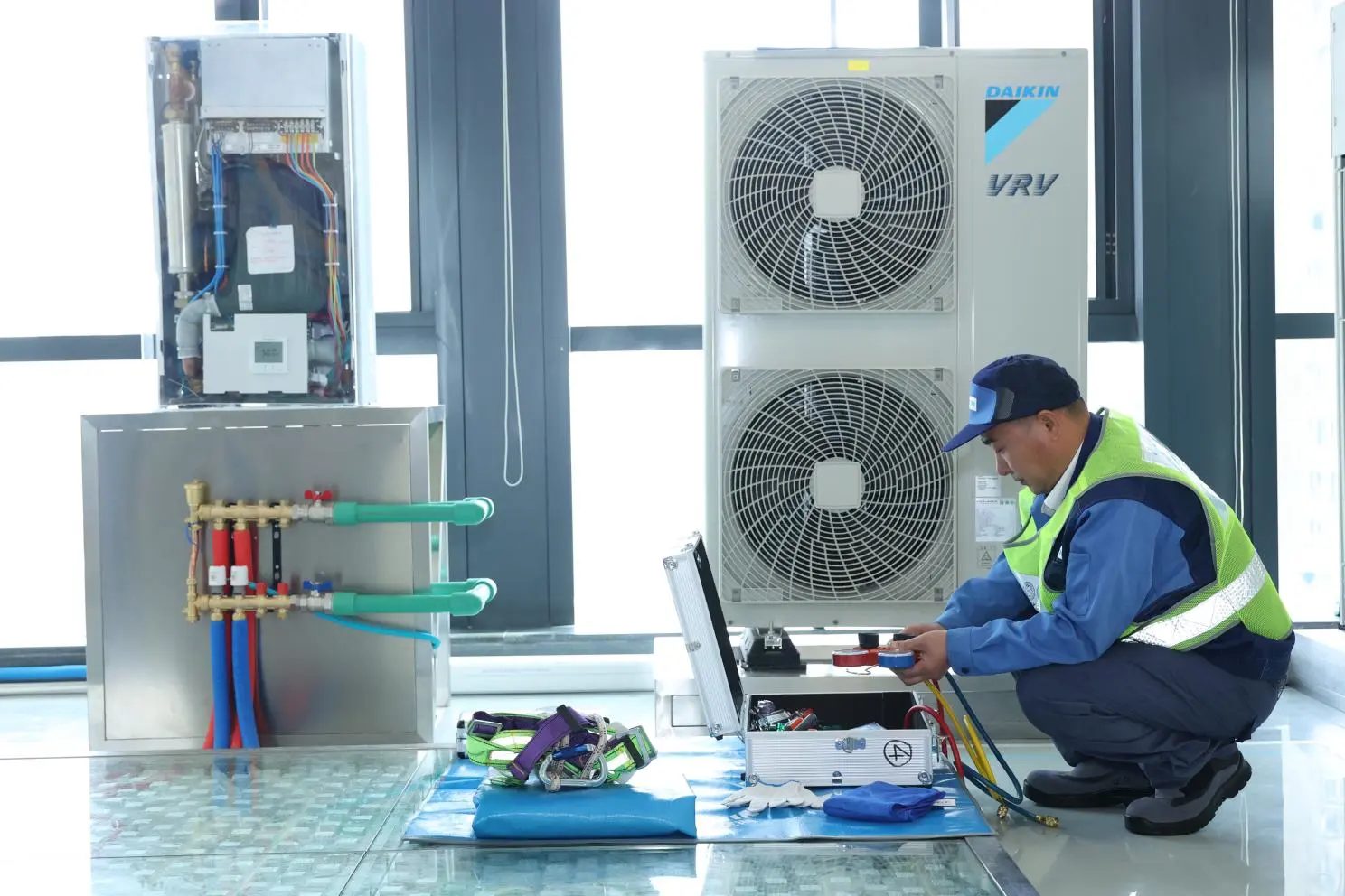 pc/fcq/2025/04/11/5f274b72-0717-48f1-bd08-a265694d4315.jpg 匠心传承,技术争锋丨2025大金空调技能比武大赛浙江赛区总决赛圆满收官