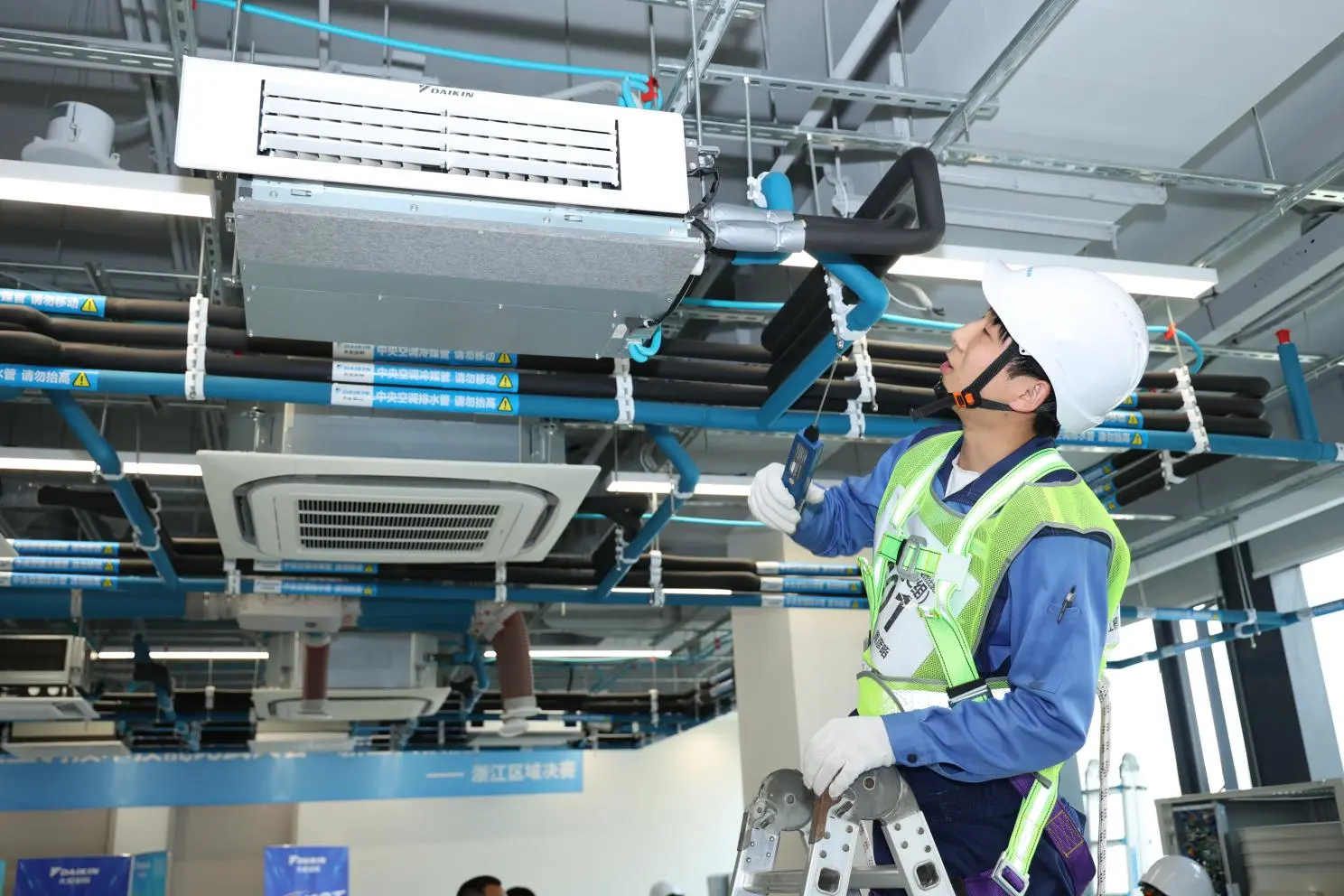 pc/fcq/2025/04/11/0caba2b8-1615-432c-9e19-763df7f4ddf9.jpg 匠心传承,技术争锋丨2025大金空调技能比武大赛浙江赛区总决赛圆满收官