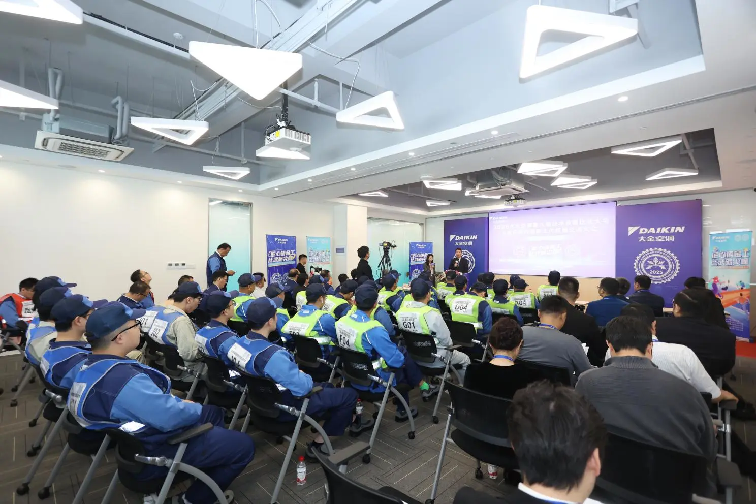 pc/fcq/2025/04/11/cce1a19f-144f-4b23-89fe-1c0b351247a8.jpg 匠心传承,技术争锋丨2025大金空调技能比武大赛浙江赛区总决赛圆满收官