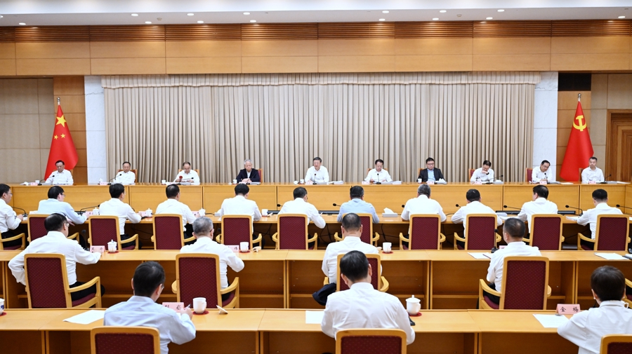 强化大局意识、主动作为、整体推进!上海市委季度工作会议上,陈吉宁作工作点评